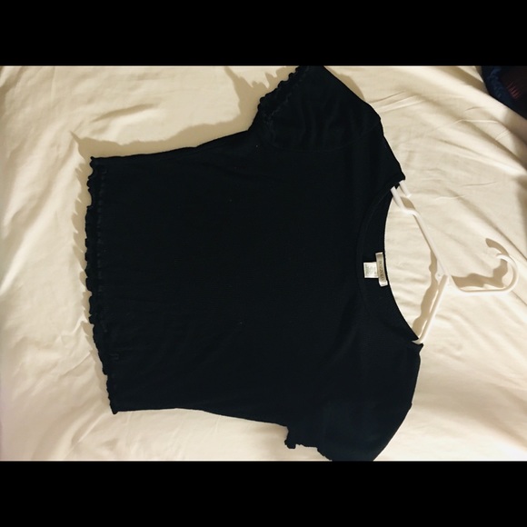 Tilly's Tops - Black lettuce cut t-shirt top